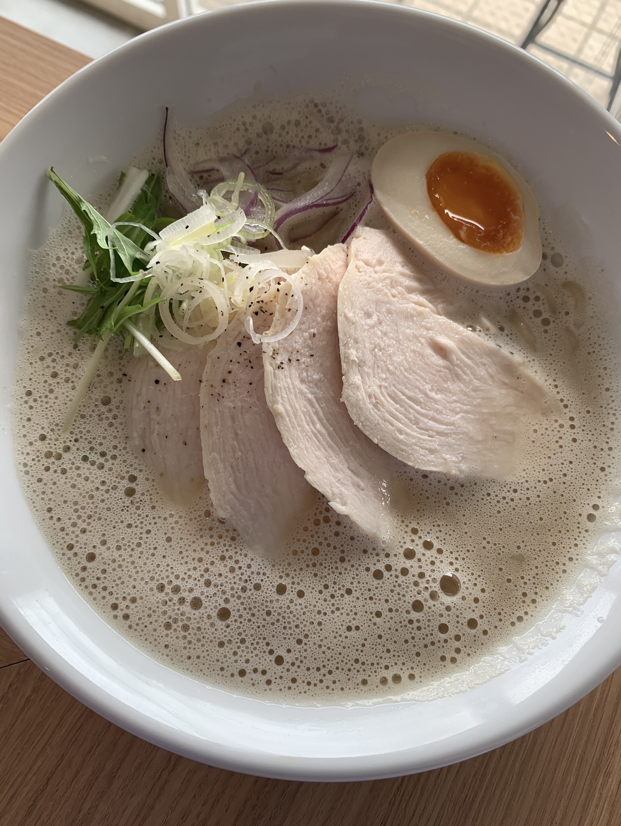 鶏白湯ラーメン